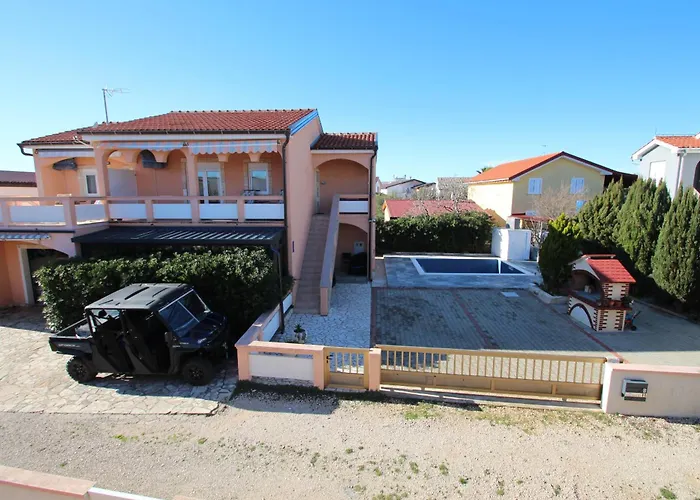 With Heated Pool , *
