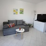 Apartment With Heated Pool - By Ta Leut Agency Vir