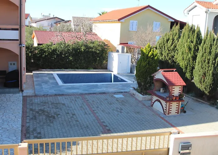 Appartement With Heated Pool , *